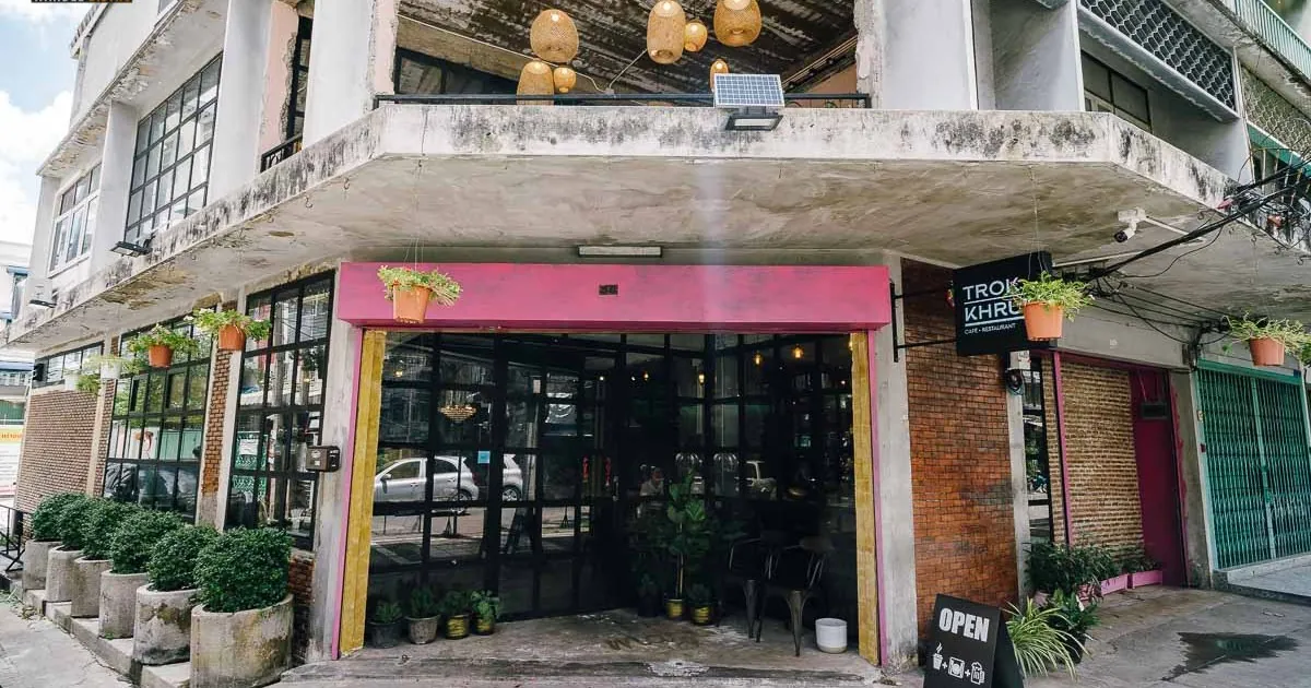 Trok Khrut Cafe exterior and vintage interior